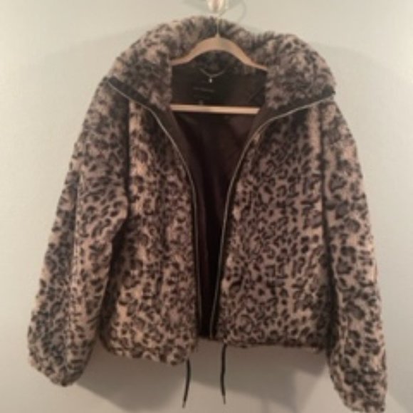 Lucky Brand Leopard Sweatshirt - Picture 3 of 4